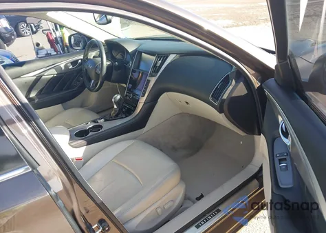 2015 Infiniti Q50 Hybrid Premium z USA, uszkodzony, nr VIN JN1AV7AP3FM790568